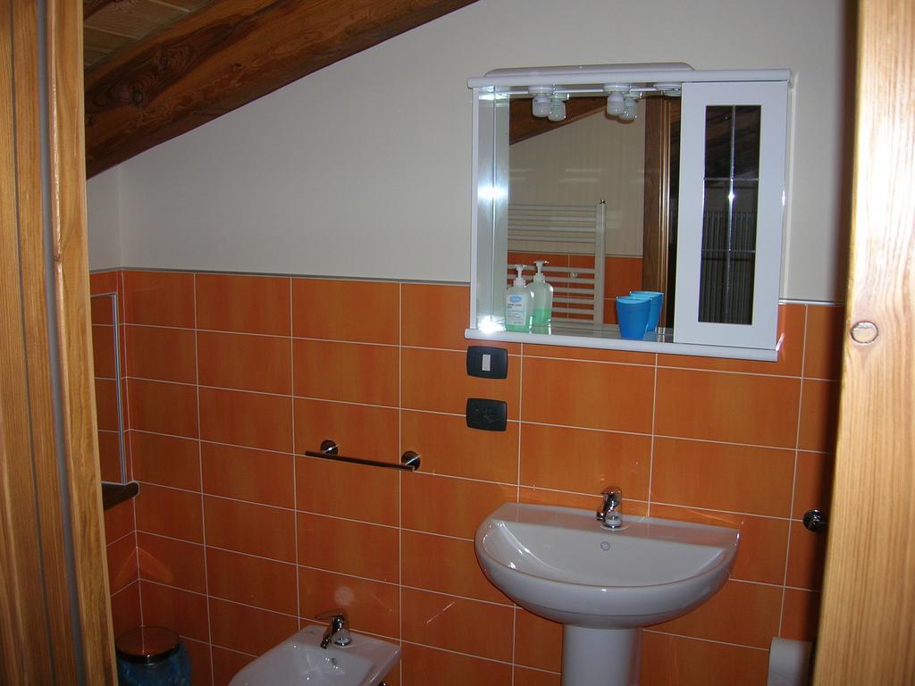 La Barmo Affittacamere Pietraporzio Room photo