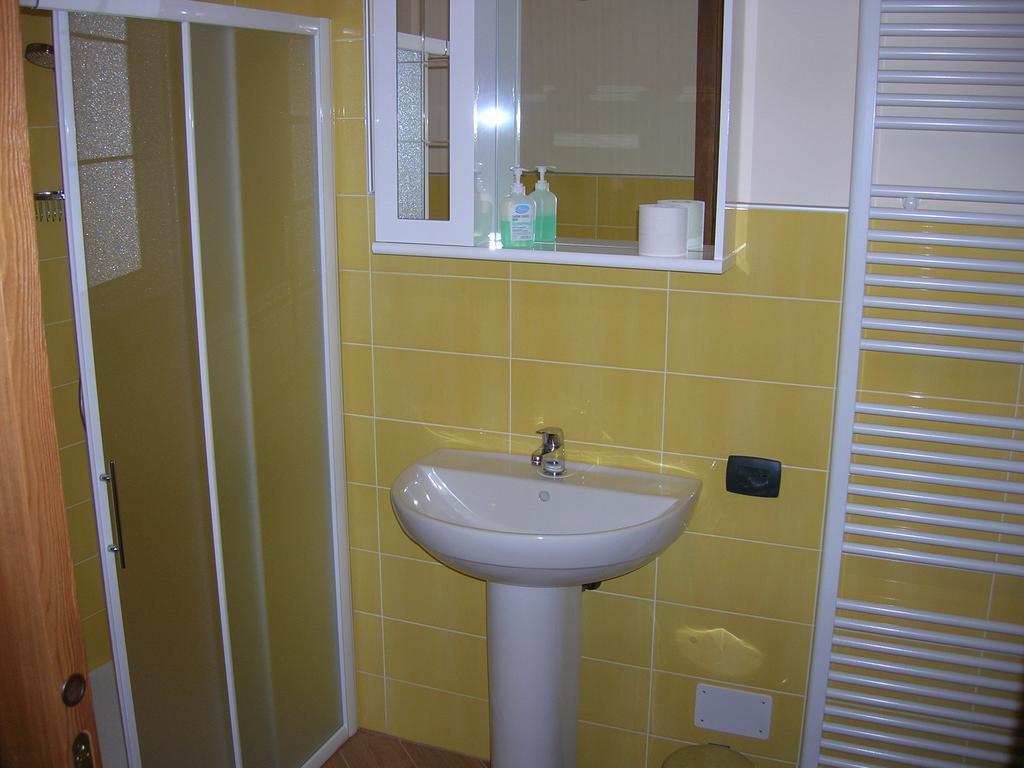 La Barmo Affittacamere Pietraporzio Room photo